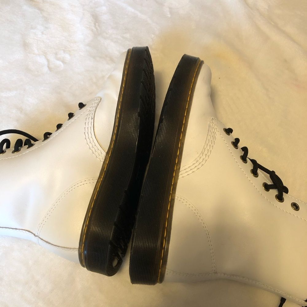 New Dr. Martens 1460 Bex Lug Sole Boots (Women), size women 7, lace up leather - Picture 15 of 16